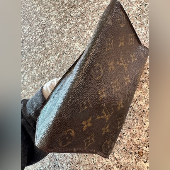 - Louis Vuitton, authentic Sarah monogram vintage wallet - Picture 10 of 17